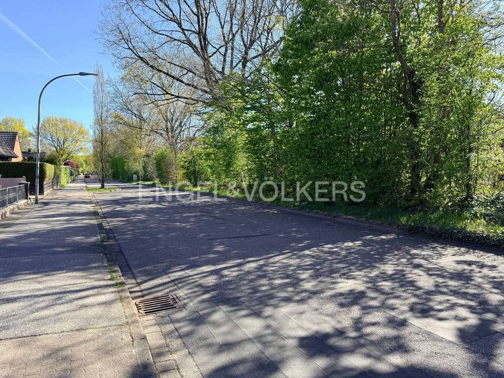 Immobilie in Kaltenkirchen - Sanierungsbedürftiges Einfamilienhaus in ruhiger Wohngegend - Bild 2