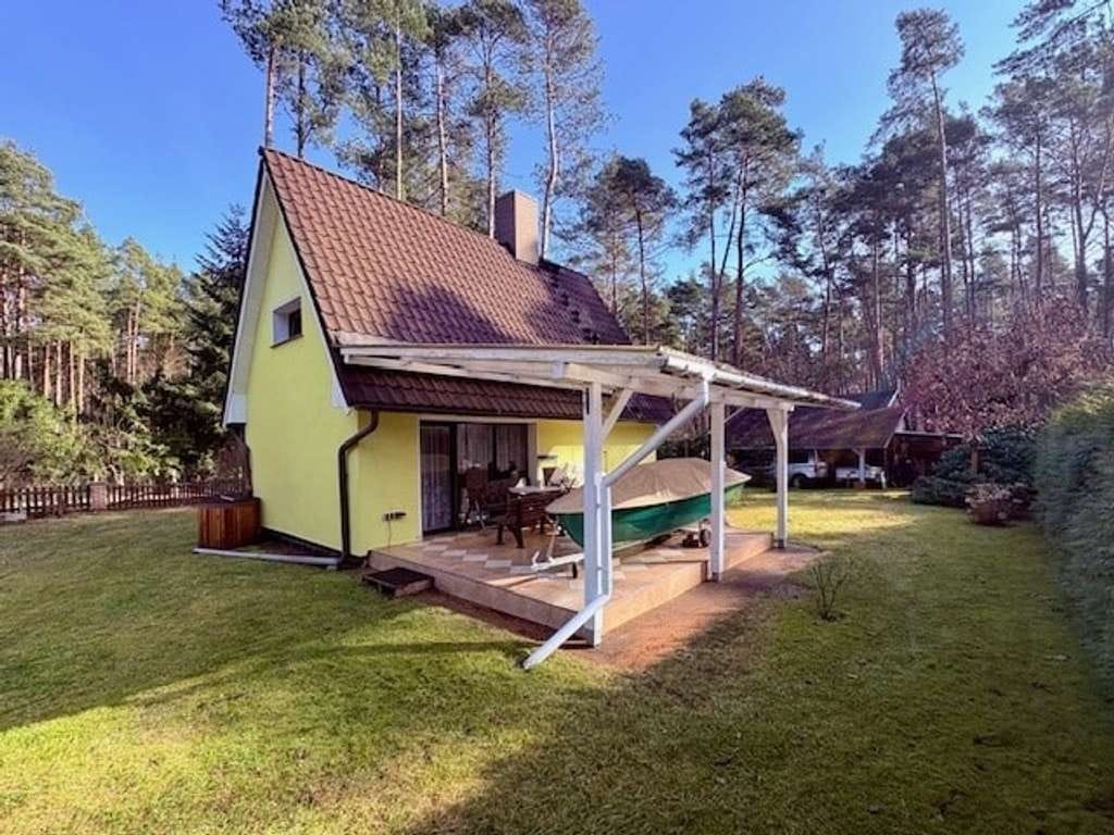 Immobilie in Milmersdorf - Ferienhaus am Lübbesee zu verkaufen - Bild 1