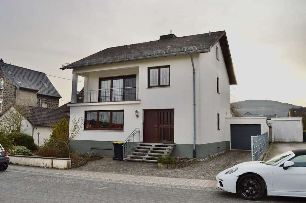 Immobilie in Nickenich - Gepflegtes Einfamilienhaus mit viel Platz für Ihr Familienleben - Bild 0