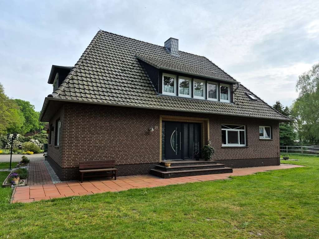 Immobilie in Hude (Oldenburg) - Viel Platz für die ganze Familie – Einfamilienhaus mit großem, naturnahem Grundstück in Hude - Bild 3