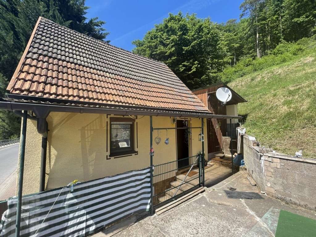 Immobilie in Hafenlohr - Kleines Haus zum Wohlfühlen und Selbstgestalten in Windheim - Bild 0