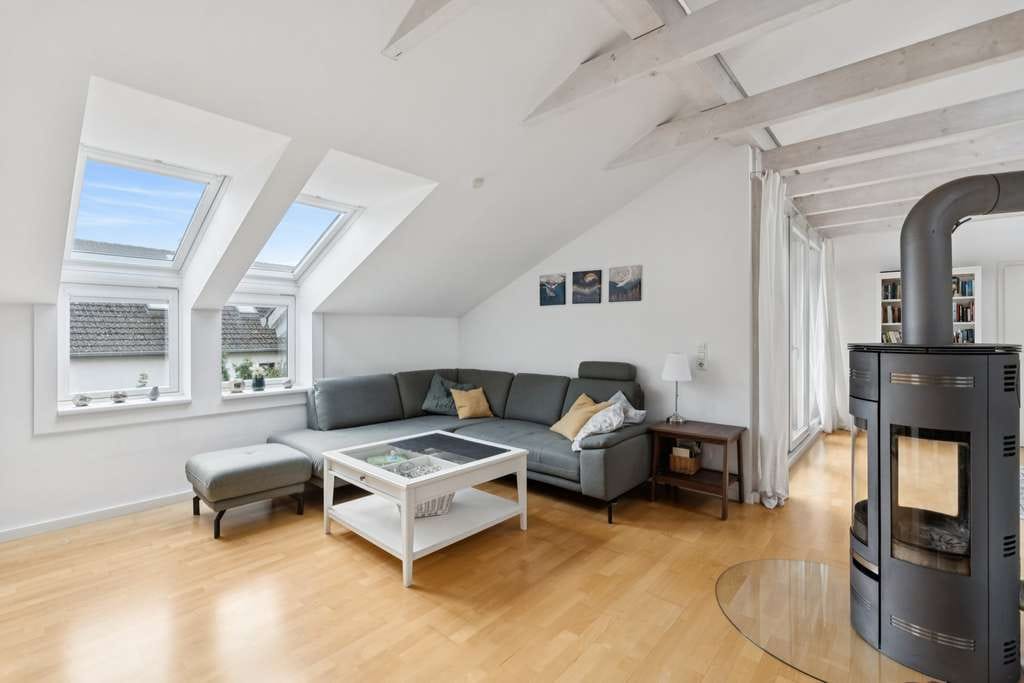 Immobilie in Hannover - Ein Zuhause für Zwei – Charmante Maisonette mit sonniger Dachterrasse und großem Wohnbereich - Bild 1