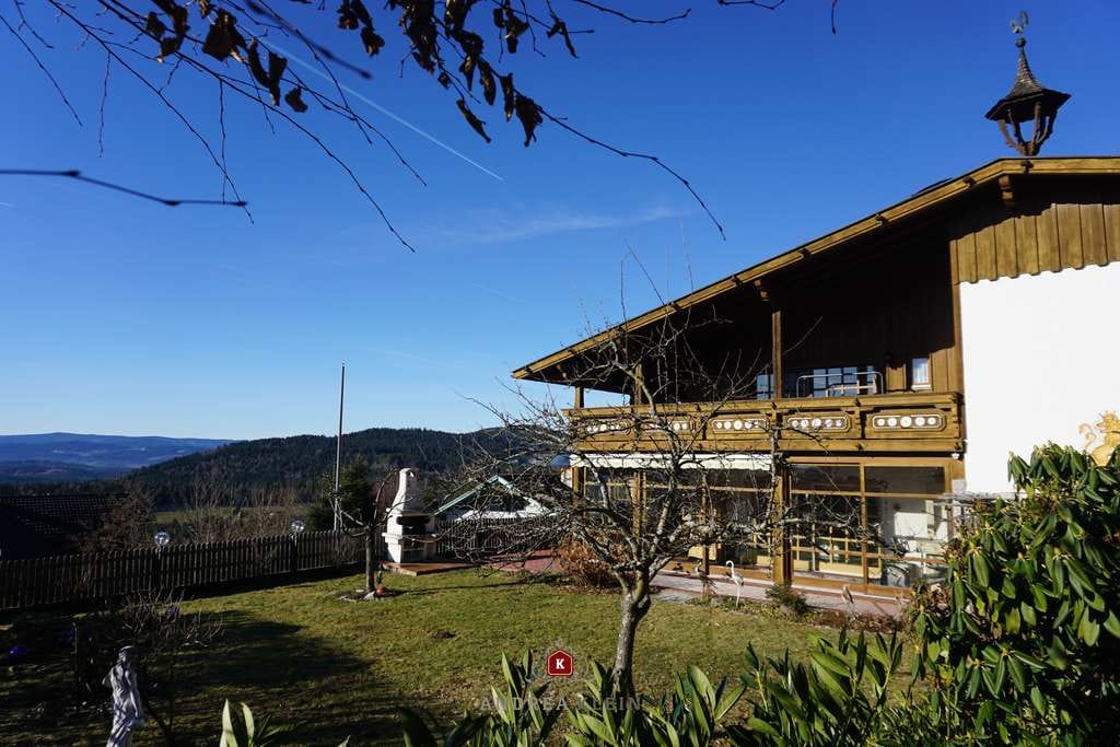 Immobilie in Bodenmais - *Bodenmais* Landhaus in atemberaubender Aussichtslage, mit Wellnessbereich, Wintergarten uvm. - Bild 0