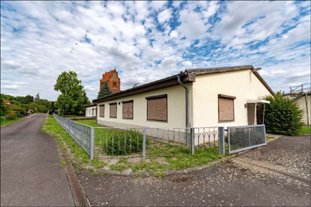 Immobilie in Altmärkische Wische - Funktionalbau in Falkenberg; 6.794 m²; Mindestgebot 230.000,00 €; Einzelheiten siehe Exposee! - Bild 0