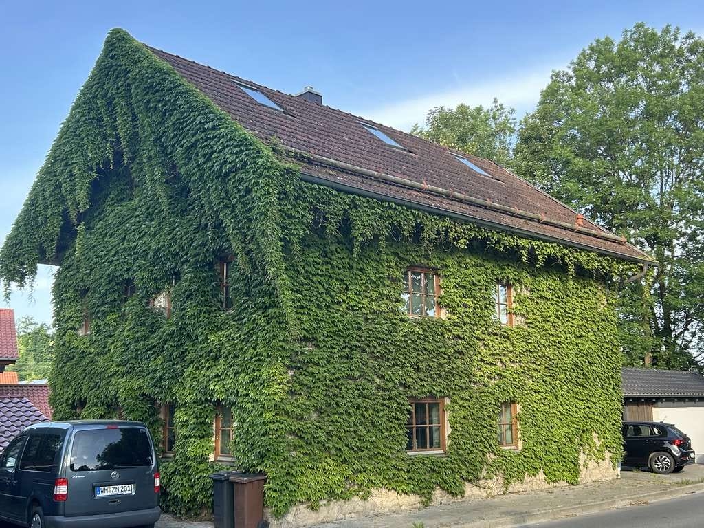 Immobilie in Huglfing - Traditionelles Tuffsteinhaus am Bach - Bild 1