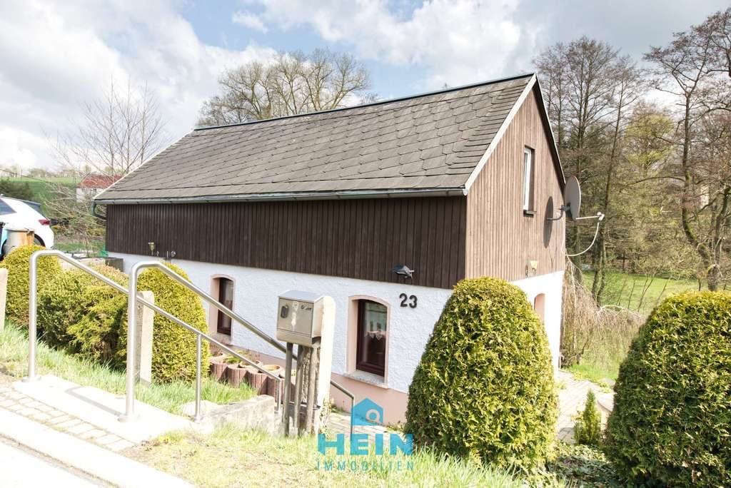 Immobilie in Lengenfeld - Ein Haus mit Geschichte: gemütliches Domizil im Grünen, bereit für frische Impulse - Bild 0