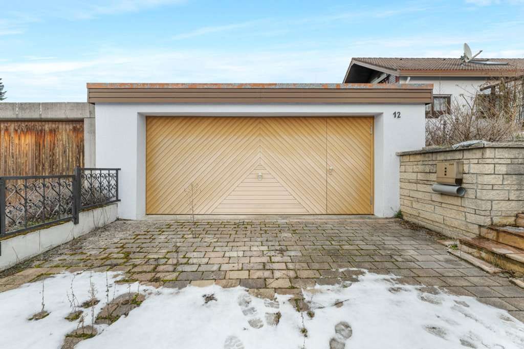 Immobilie in Trochtelfingen - Gehobenes Wohnhaus mit 255 m² Wfl., Indoor-Pool & Sauna – zum Gestalten - Bild 1