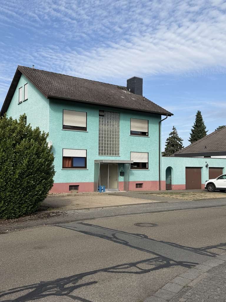 Immobilie in Gernsheim - Großzügiges 2 Fam. Haus mit 181 m² Wohnfläche und großem Grundstück - Bild 0