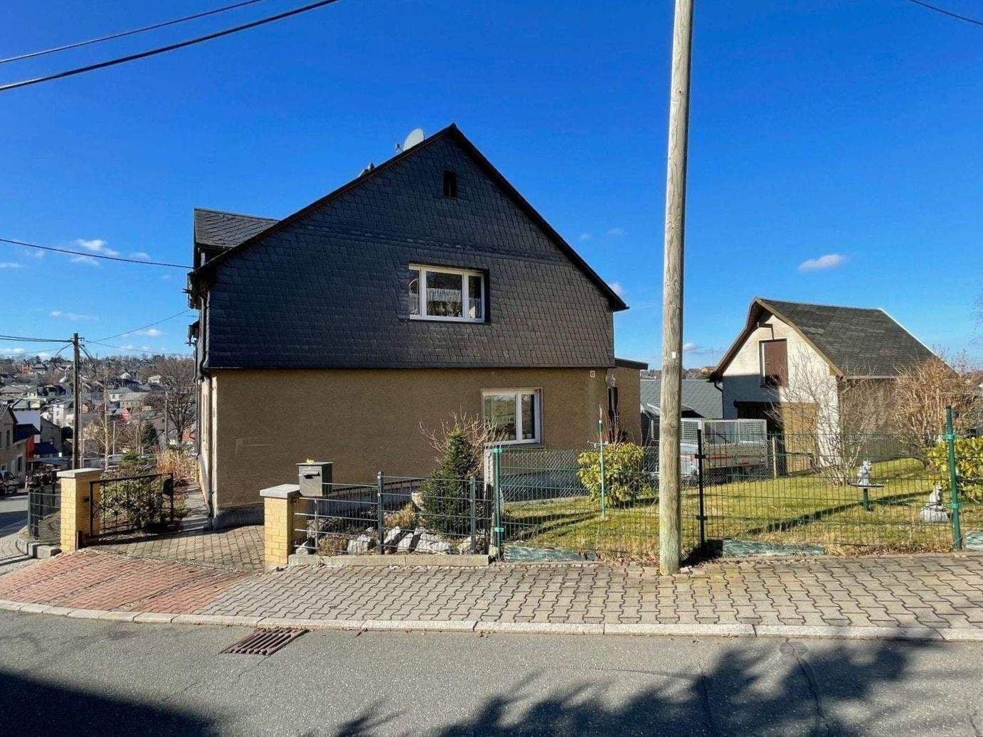 Immobilie in Stollberg/Erzgebirge -  Perfekt für die Großfamilie! Modernisiertes Traditionshaus am Schlossberg - Bild 1