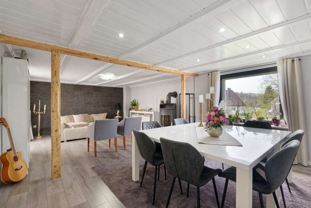 Immobilie in Obererbach - Modernisiertes Einfamilienhaus mit Einliegerwohnung und Wintergarten in Obererbach - Bild 2