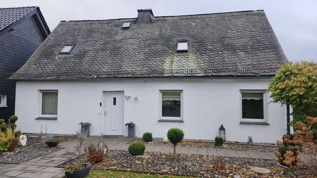 Immobilie in Bestwig - ***Gemütliches Einfamilienhaus in guter Nachbarschaft in Nuttlar*** - Bild 0