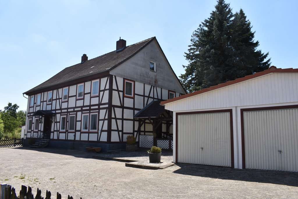 Immobilie in Moringen - Repräsentatives Landhaus mit 1,2ha Weidefläche in sehr ruhiger Lage-Preis VB - Bild 0
