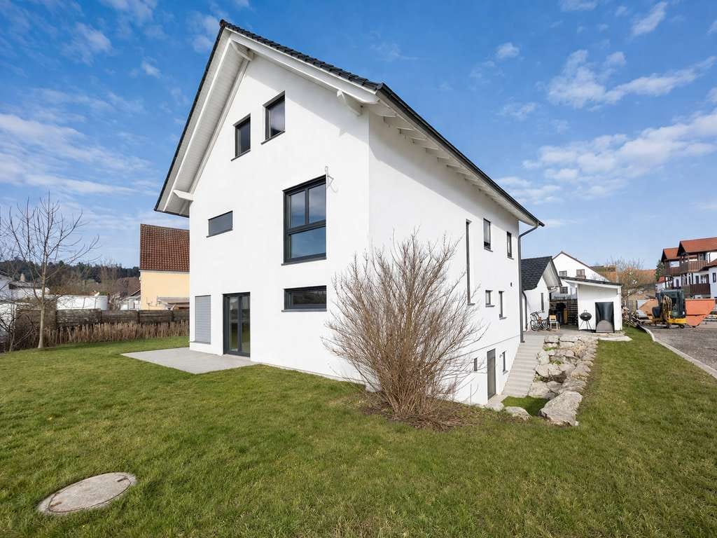 Immobilie in Ottobeuren - Kapitalanlage mit Perspektive – Modernes EFH mit Einliegerwohnung & gesicherten Mieteinnahmen - Bild 2