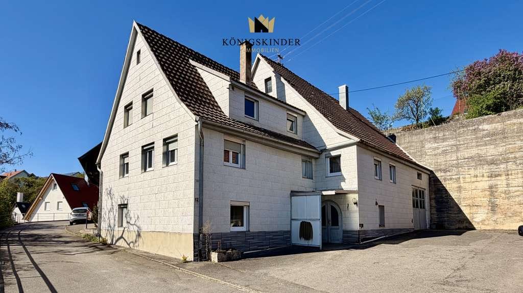 Immobilie in Ammerbuch - Rustikale Hofstelle mit Wohnhaus, Garagen, Scheune und kleinem Garten. - Bild 0