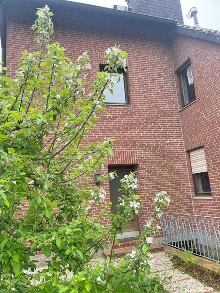 Immobilie in Titz - Gepflegtes freistehendes Einfamilienhaus mit ELW in 52445 Titz-Jackerath - Bild 3