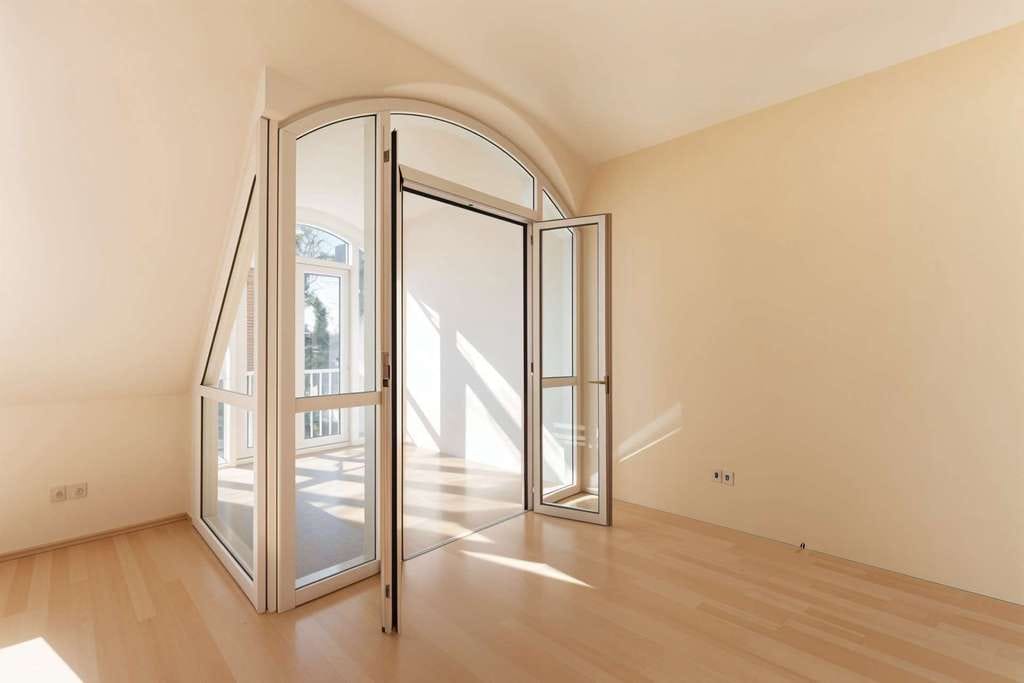 Immobilie in Haar - 4-Zimmer-Wohnqualität auf zwei Ebenen in zentraler Lage in Haar - Bild 2
