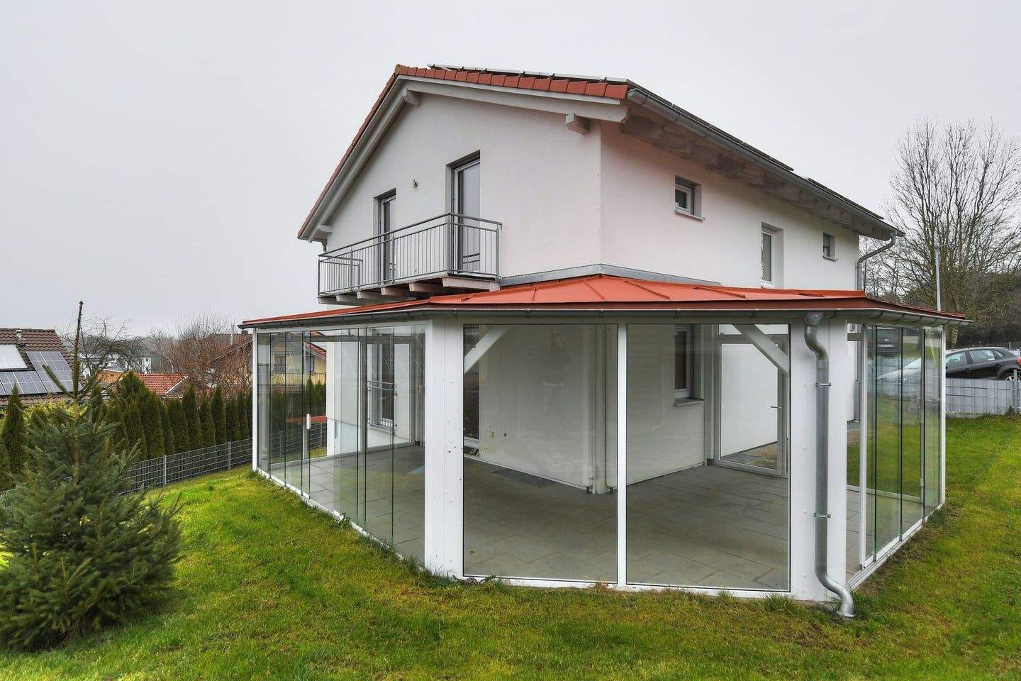 Immobilie in Vogtareuth - Niedrigenergiehaus für (große) Familien - zusätzlicher Platz für Praxis oder Gewerbe kein Problem - Bild 3