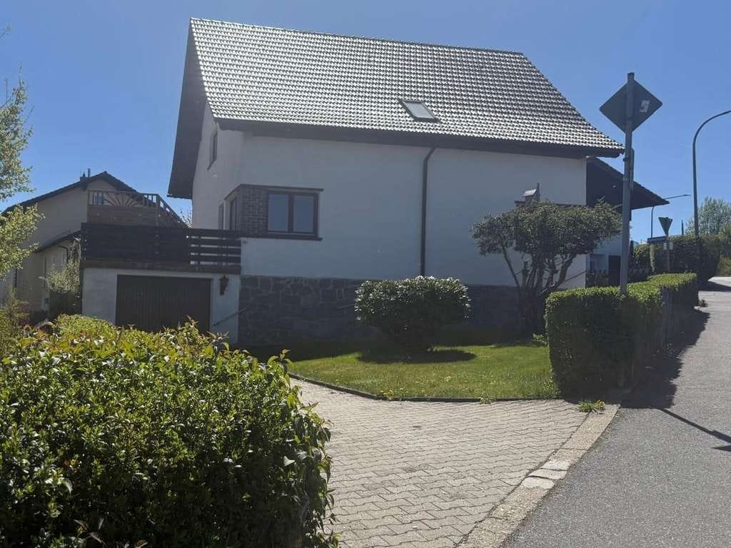 Immobilie in Viechtach - Wohnen mit Charakter: Einfamilienhaus in Viechtach - Bild 2
