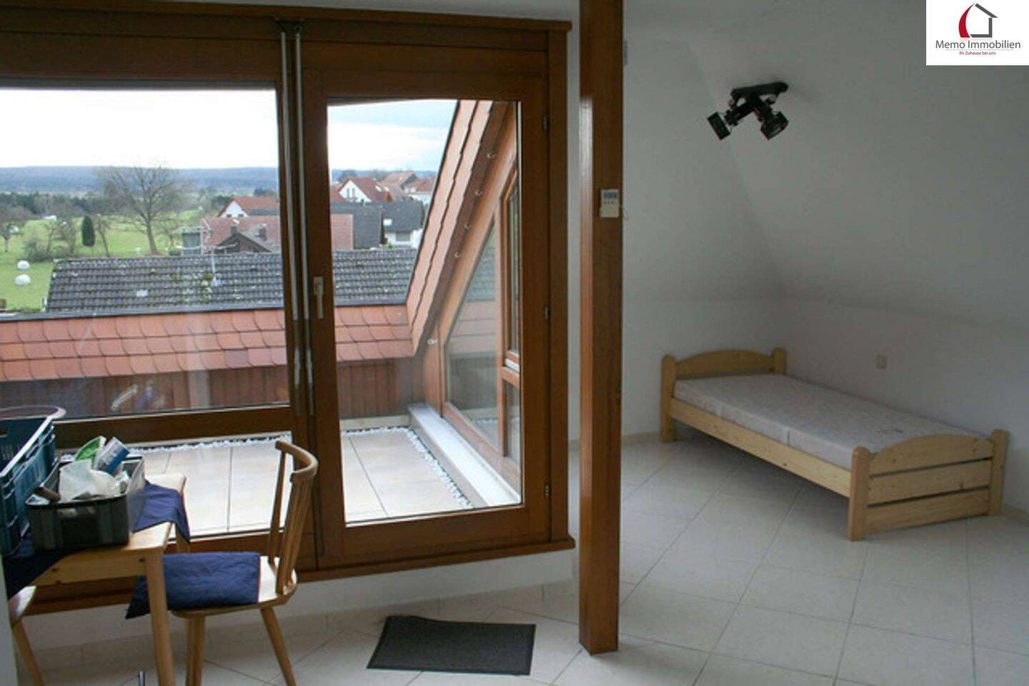 Immobilie in Karlsbad - °°° MODERNE DACHGESCHOSSWOHNUNG MIT TERRASSE, TGL-BAD, EINBAUKÜCHE UND TIEFGARAGE °°° - Bild 1