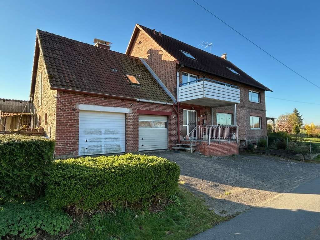 Immobilie in Extertal - Abseits des Stadtlärms - Zweifamilienhaus mit viel Grundstück und Option auf Ferienwohnung - Bild 1