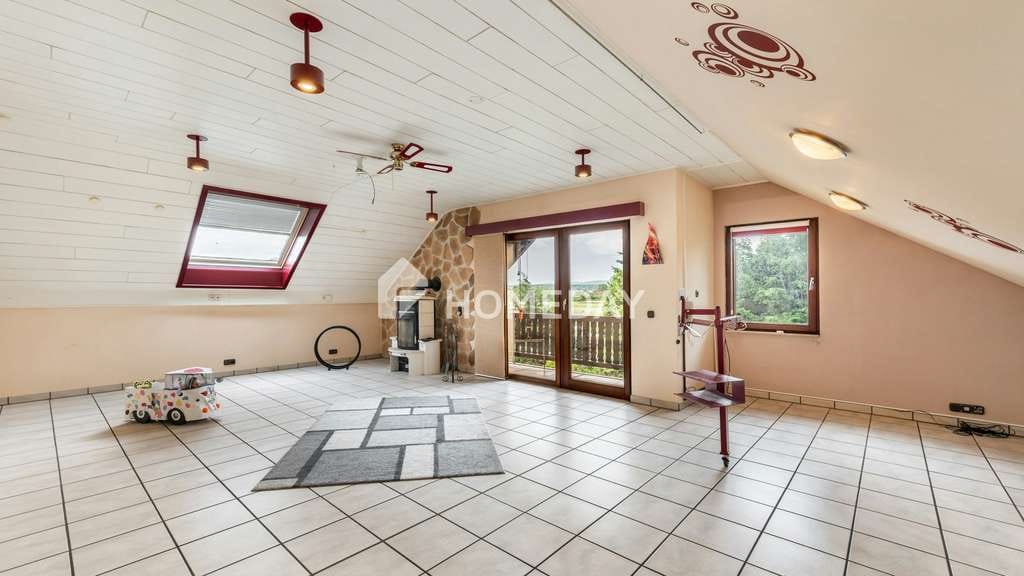 Immobilie in Langerwehe - Wohnen und Arbeiten im Einklang: Gewerbe- und Wohnanwesen mit Sauna, Wallbox, Garage und vielem mehr - Bild 2