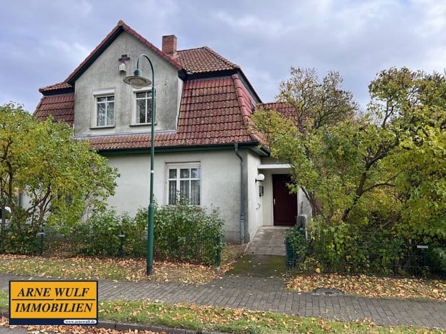 Immobilie in Ruhner Berge - Landhaus mit großem Grundstück, Scheune & Nebengebäuden in Marnitz - Bild 0