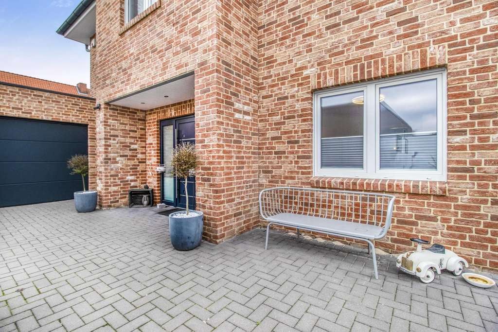 Immobilie in Beckeln - Hochwertiges Einfamilienhaus mit Top Ausstattung und Nebengebäude - Mischgebiet - Bild 2