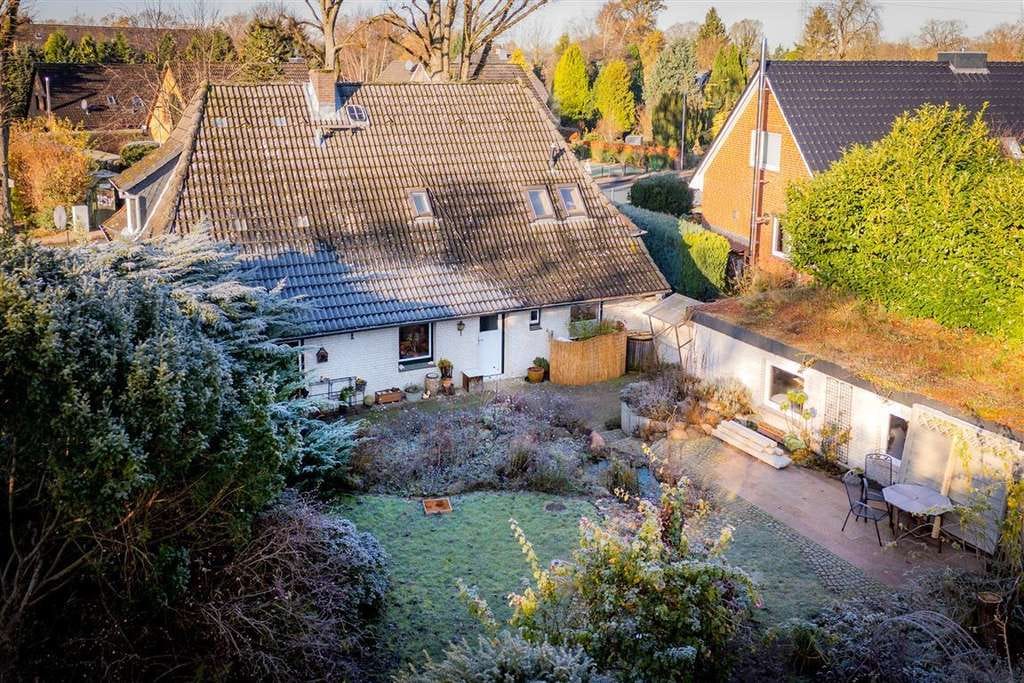 Immobilie in Bargfeld-Stegen - Charmant und gemütlich – Ehemaliges Reetdachhaus neu interpretiert - Bild 2