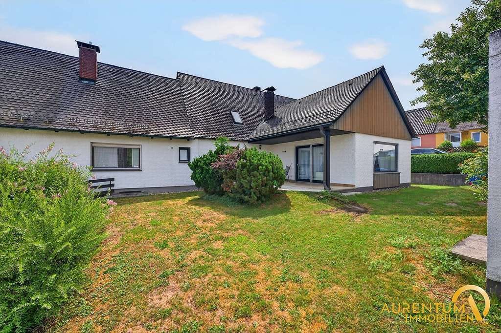 Immobilie in Kelheim - Gepflegtes Einfamilienhaus mit großem Garten, Sauna und Ausbaupotenzial in Kelheim - Bild 3