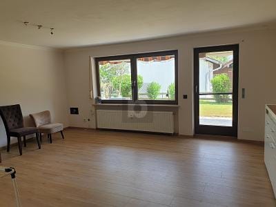 Immobilie in Eggstätt - SCHÖNES ZUHAUSE MIT SONNENTERRASSE & GARTEN - Bild 2