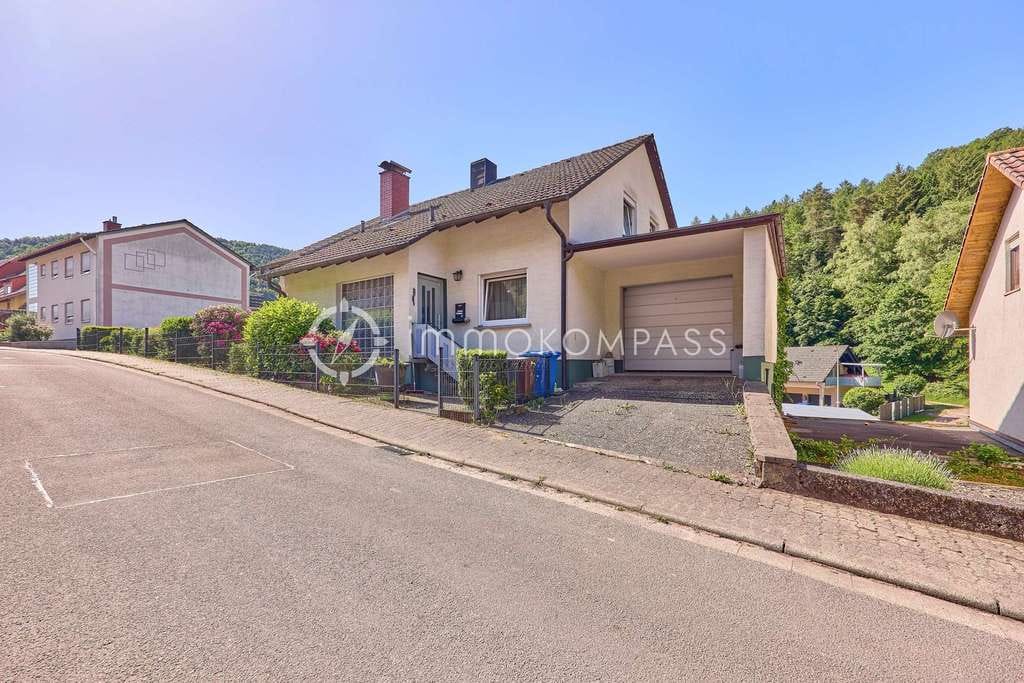 Immobilie in Wilgartswiesen - Großzügiges Einfamilienhaus mit viel Potenzial in Wilgartswiesen - Bild 0