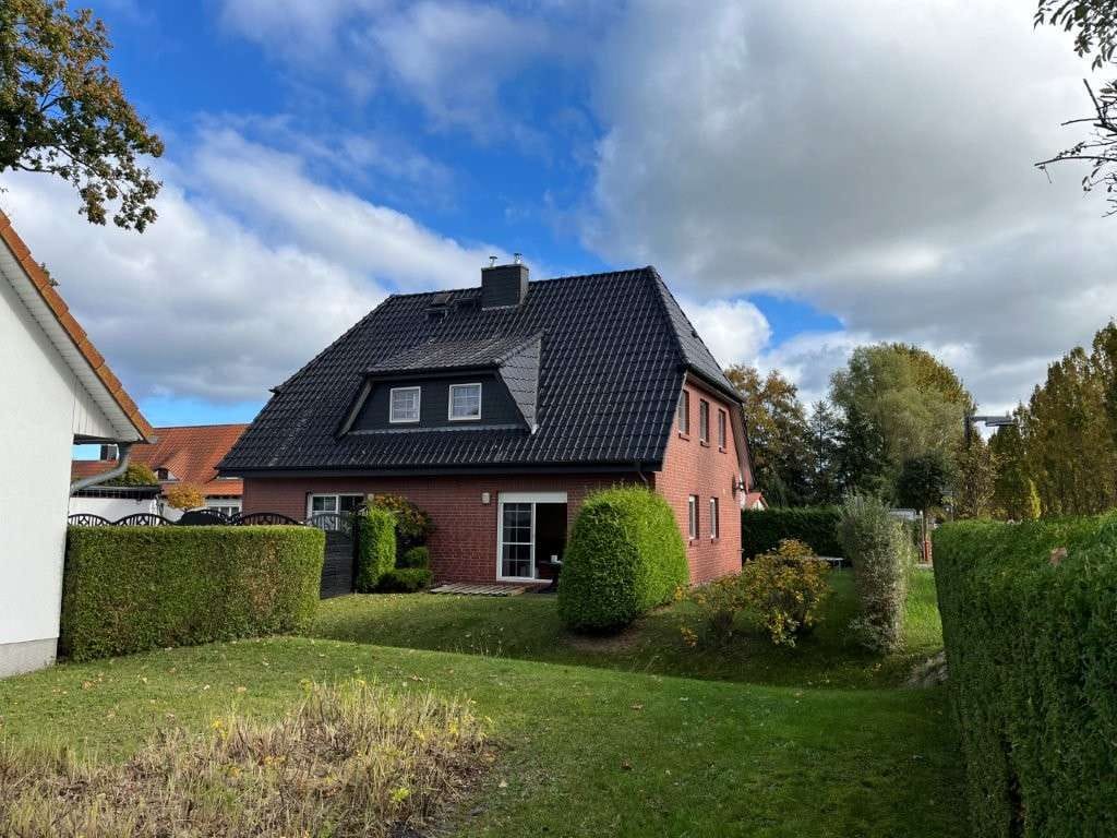 Immobilie in Zingst - Zweifamilienhaus in Zingst, Eigennutzung mit sicherem Mietvertrag - Bild 0