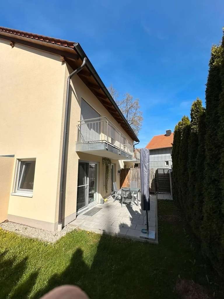 Immobilie in Attenkirchen - Raumwunder in Bestlage -Stillvolle DHH mit 7 Zimmern & TOP Energieeffizienz A+ - Bild 2