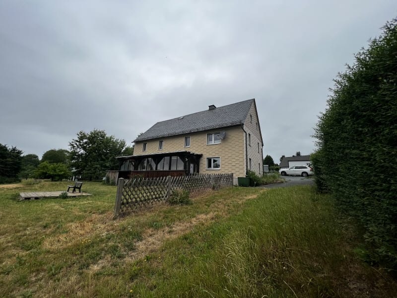 Immobilie in Bad Steben - Einfamilienhaus auf ca. 1.200m² großen Grundstück in Bad Steben! - Bild 0