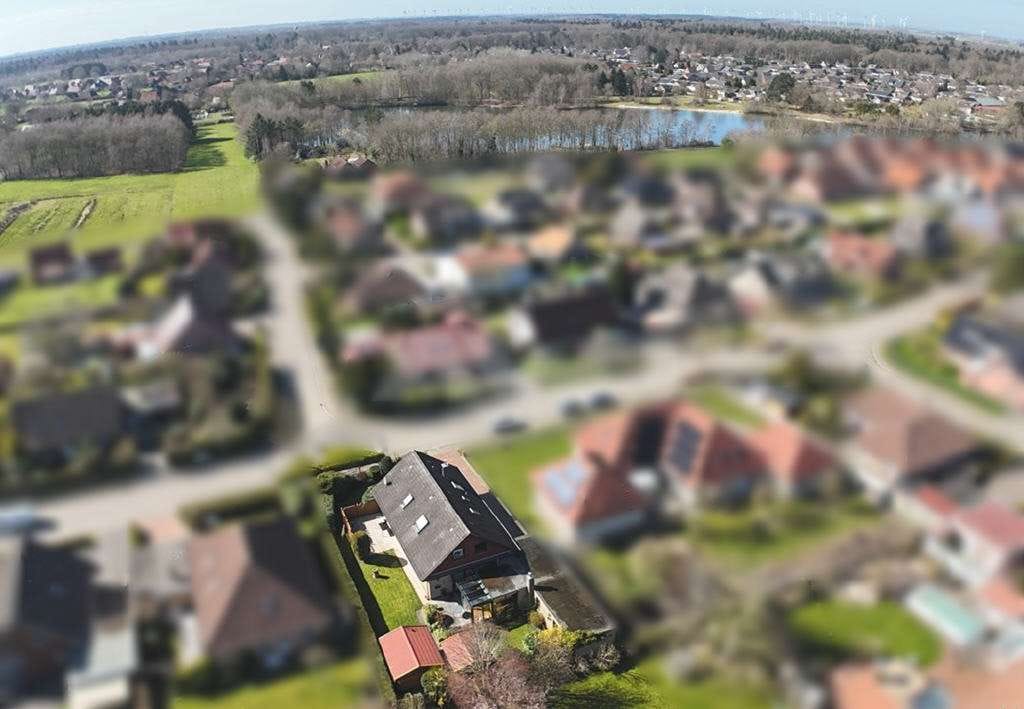 Immobilie in Berumbur - Geräumiges Zweifamilienhaus in unmittelbarer Nähe des Kiessees in Berumbur - Bild 1