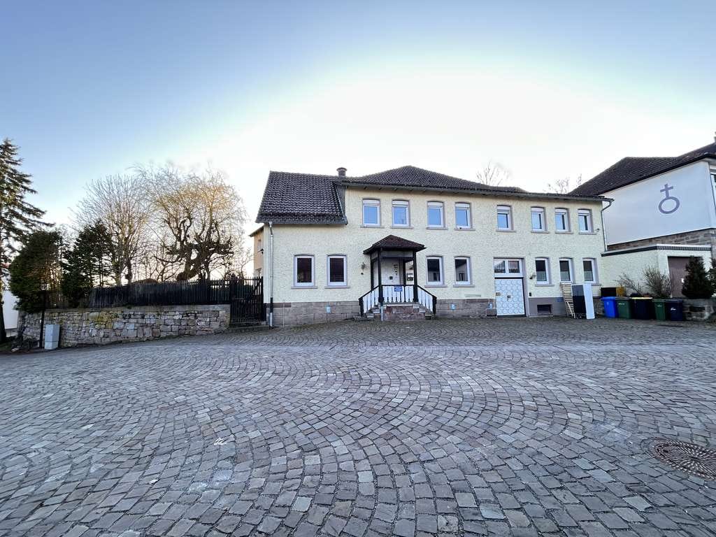 Immobilie in Diemelstadt - Vielseitiges Anwesen mit historischem Charme und großem Entwicklungspotenzial in Diemelstadt-Rhoden - Bild 0