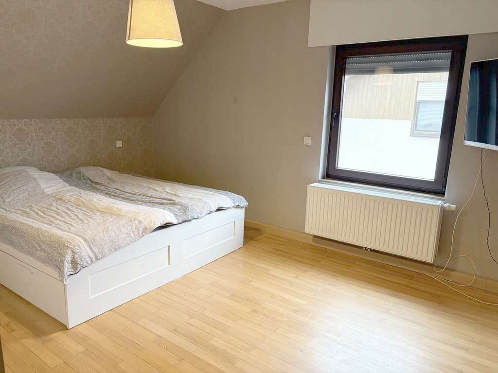 Immobilie in Hentern - Modernisiertes Einfamilienhaus mit Kamin, Garten & Garage - Bild 2