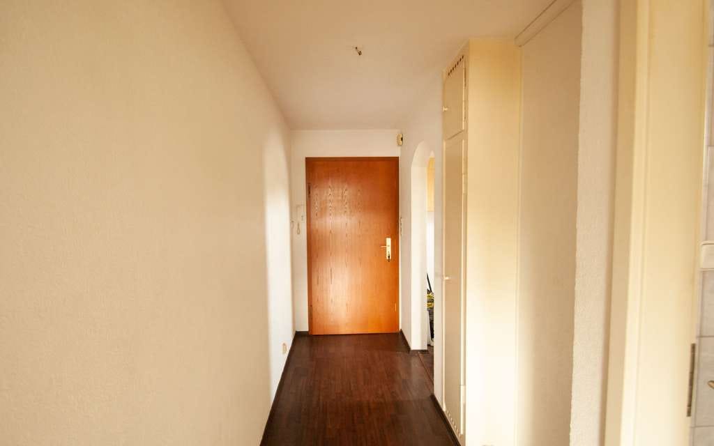 Immobilie in Reichenbach an der Fils - Provisionsfrei: Lichtdurchflutete Dachgeschosswohnung in Ruhiger Lage - Bild 2