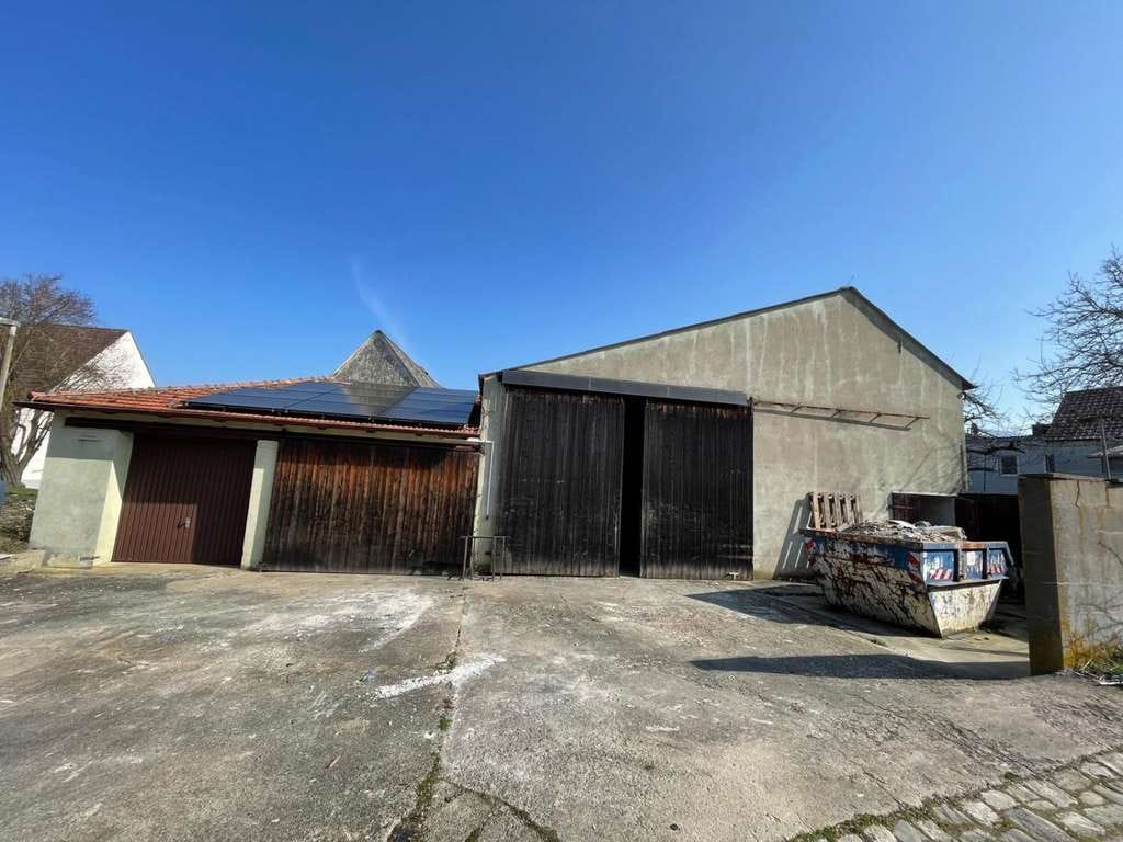 Immobilie in Uffenheim - *Vielseitige Hofstelle mit zwei Wohnhäusern, Scheune  15 kWp PV-Anlage* - Bild 3