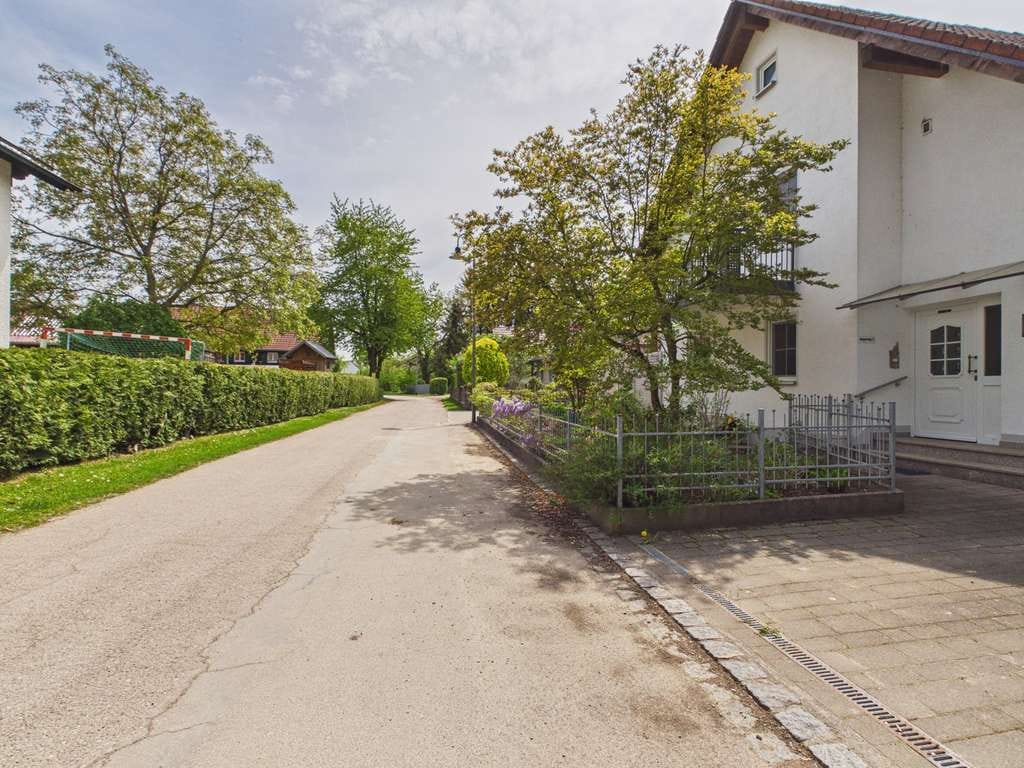 Immobilie in Prittriching - Zins 1,6%  400.000 Gepflegtes Zweifamilienhaus mit Wintergarten und Doppelgarage - Bild 1