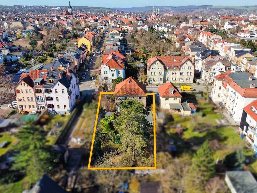 Immobilie in Naumburg (Saale) - Ehemaliges Schwestern-/Vikarshaus in attraktiver Zentrumsrandlage - Bild 0