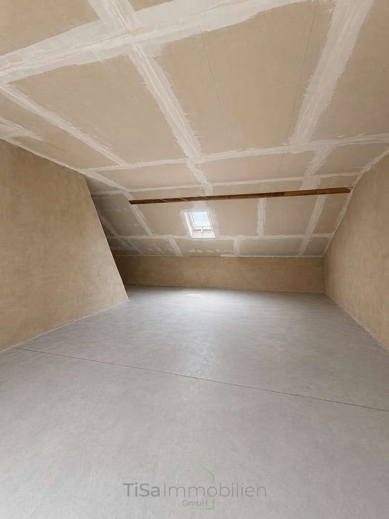 Immobilie in Bielefeld - Dachbodenrohling mit Baugenehmigung – Ihr Einstieg ins Immobilienbusiness! - Bild 2