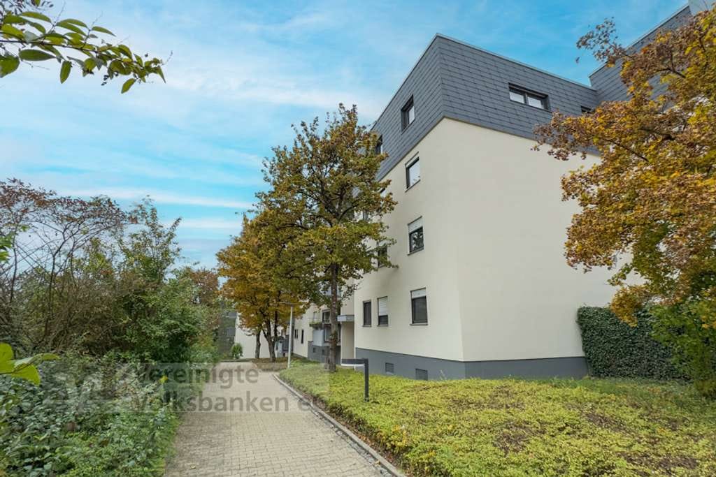 Immobilie in Waldenbuch - Helle Dachgeschoss-Wohnung mit großzügiger Dachterrasse und Fernblick in Waldenbuch - Bild 3