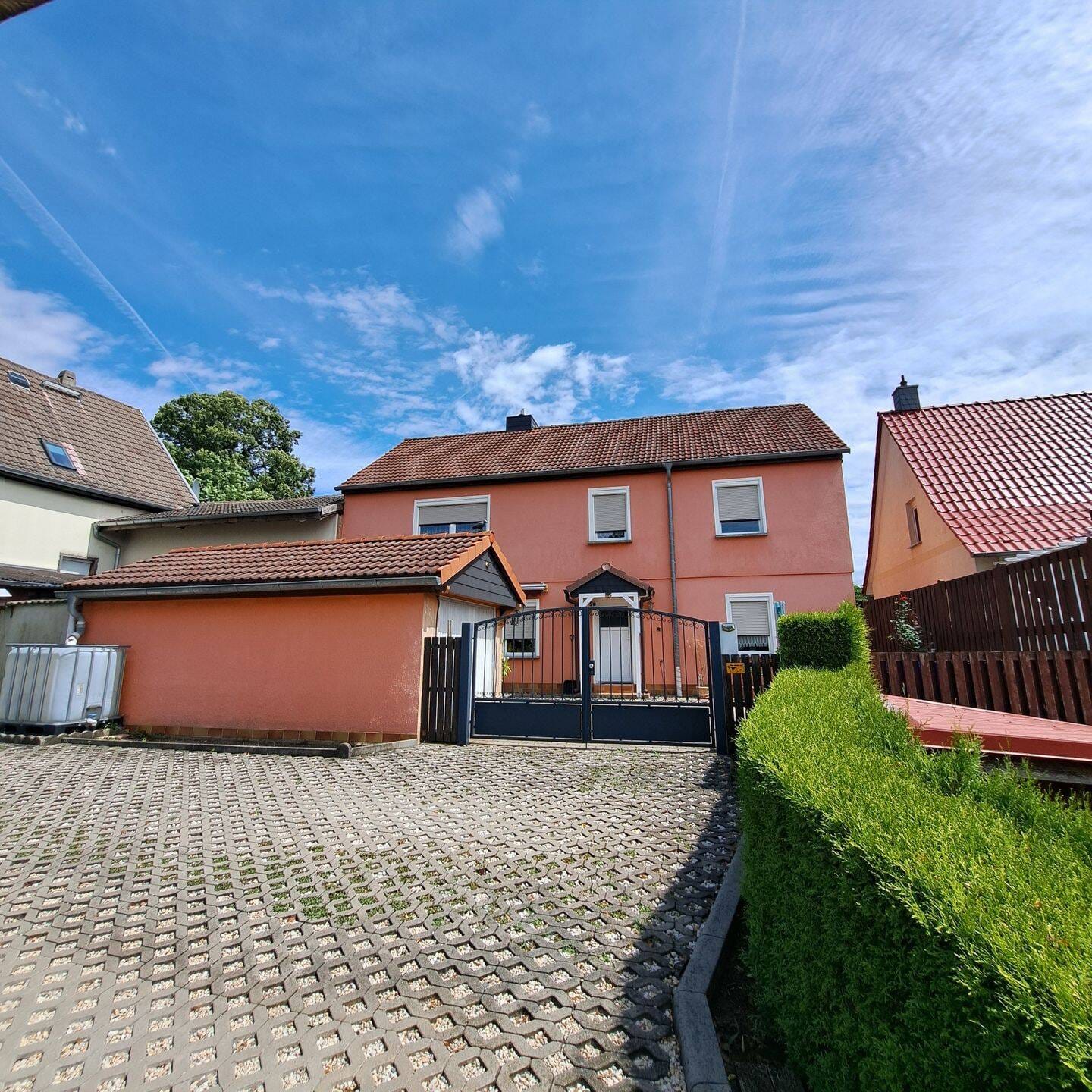 Immobilie in Sondershausen - # Hachelbich – Gepflegtes Einfamilienhaus mit Kamin, Fernblick und pflegeleichtem Grundstück - Bild 1
