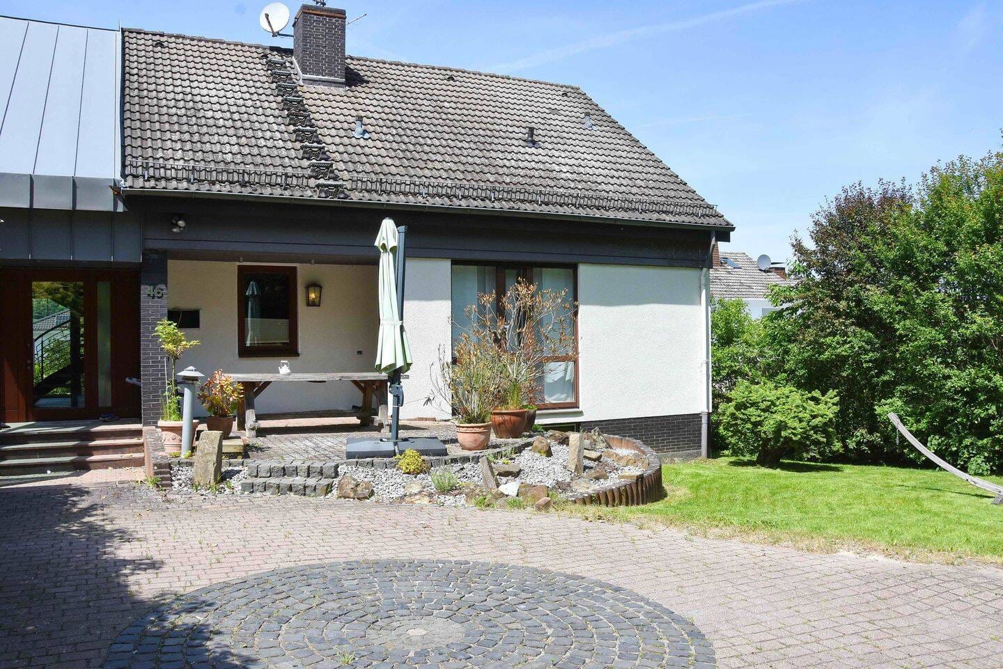 Immobilie in Ahnatal - Attraktives Wohn- und Geschäftshaus in ruhiger sonniger Lage  - Bild 1