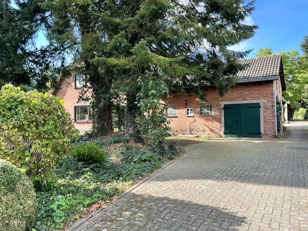 Immobilie in Schwanewede - Ihr eigenes Reetdach-Juwel: Freistehendes Sondereigentum auf 3737 m² Areal - Bild 1