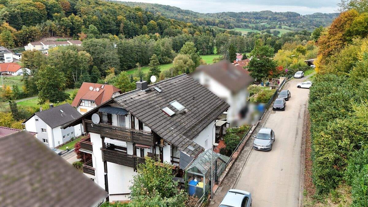 Immobilie in Bad Soden-Salmünster - DIETZ: 2 bis 3 Familienhaus mit schönem Blick, Doppelgarage in Waldrandlage! 1 Wohneinheit frei! - Bild 4
