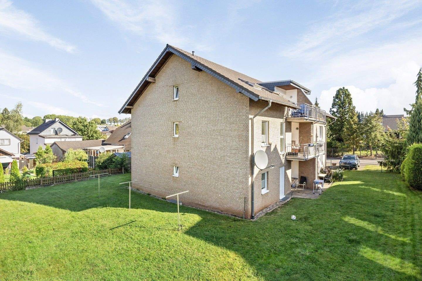 Immobilie in Kall - Zentral, gepflegt 3 Zimmer Wohnung mit Dachterasse und Stellplatz - Bild 2