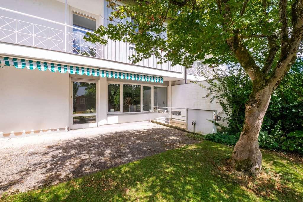 Immobilie in Krailling - Großzügiges RMH mit Garten und Einzelgarage in Familienfreundlicher Lage von Krailling - Bild 1
