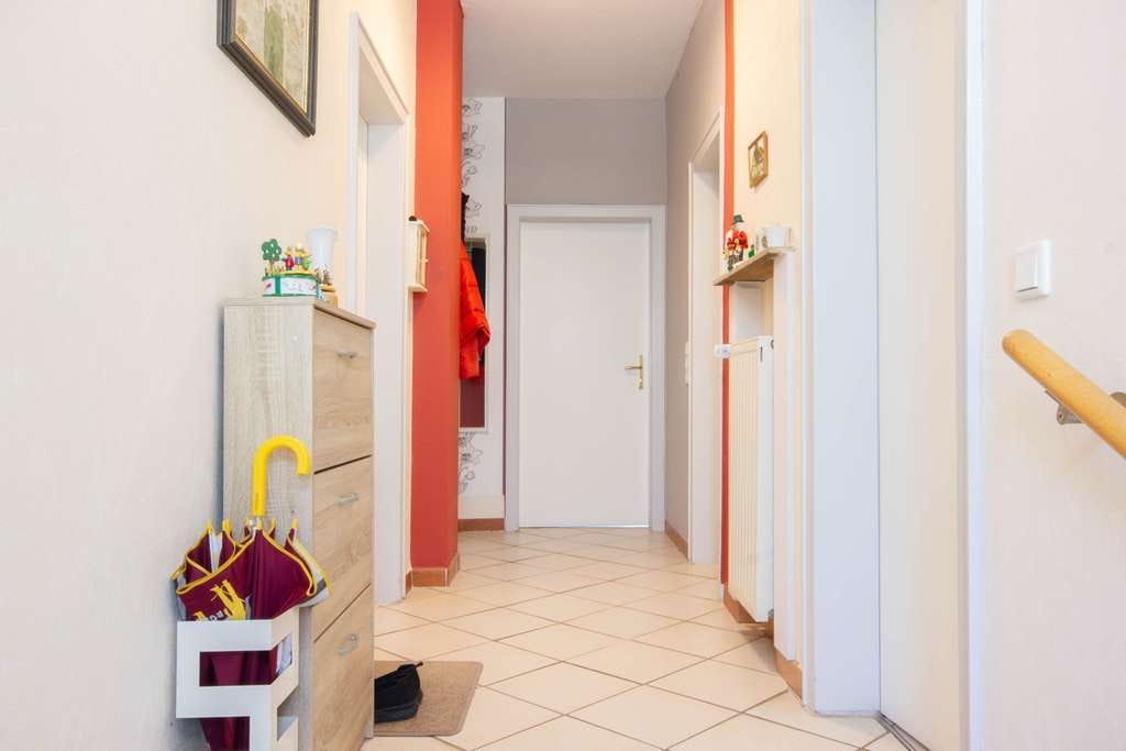 Immobilie in Warstein - Charmantes Mehrfamilienhaus mit Ausbaupotenzial – perfekt für Kapitalanleger oder Eigennutzer - Bild 1